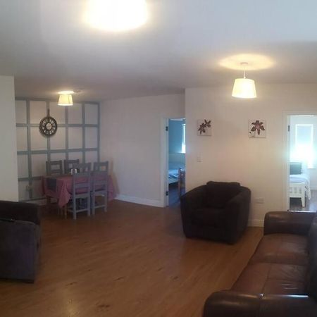 Spacious And Warm 2 Bedroom Apartment Sleeps Up To 5 Athy Exterior foto