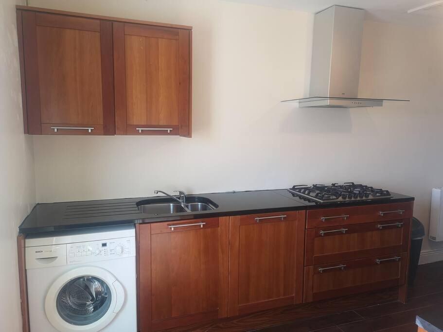Spacious And Warm 2 Bedroom Apartment Sleeps Up To 5 Athy Exterior foto